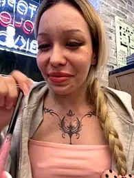 babydolll stripchat stream image