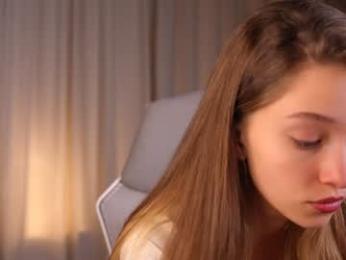 little_poetry chaturbate stream image