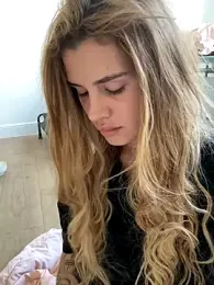 EmiliaCatalina stripchat stream image