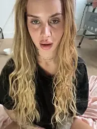 EmiliaCatalina stripchat stream image