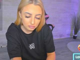 rubby-shine camsoda stream image