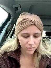 lunawolf21 stripchat stream image