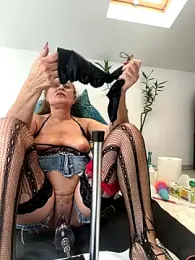 KarlaHartley stripchat stream image