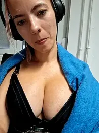 allinqueen stripchat stream image