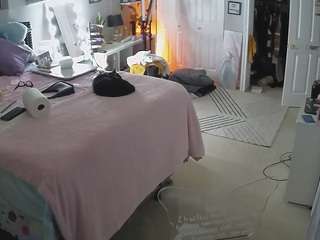 voyeurcam-house-charleys-room camsoda stream image