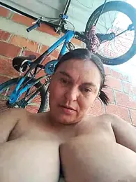 Horny-Mommy-Dirty stripchat stream image