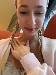 Lia__Love stripchat stream image