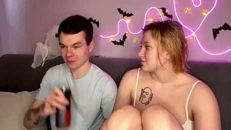 julielourens stripchat stream image