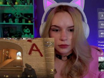 fymryn bongacams stream image