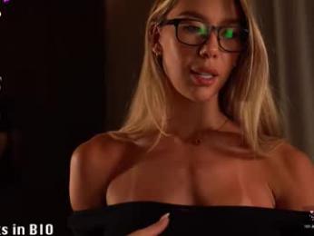 heyhorny_cb chaturbate stream image