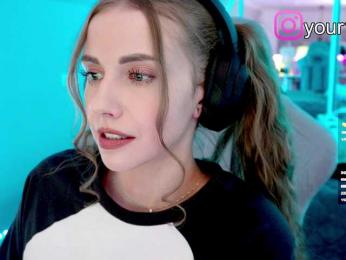 VikkiExtraCheese bongacams stream image