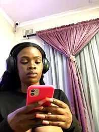 LuciousLips96 stripchat stream image