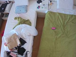 voyeurcam-julmodels-bed-5 camsoda stream image