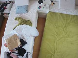 voyeurcam-julmodels-bed-5 camsoda stream image