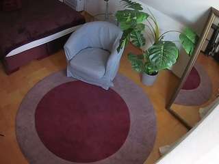 voyeurcam-julmodels-whitebed-5 camsoda stream image