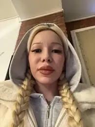 babydolll stripchat stream image