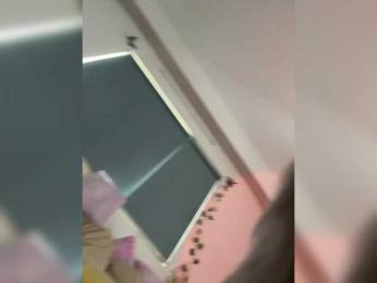 LittleDelora bongacams stream image