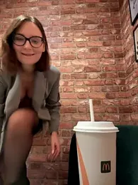 The_Snowwhitee stripchat stream image