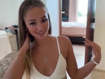 luvlivvyy chaturbate stream image