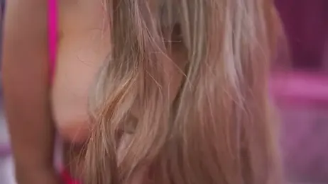 AshleySinn stripchat stream image