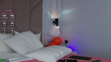 SaraHearts stripchat stream image