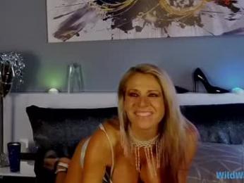 wildwifebarbie chaturbate stream image