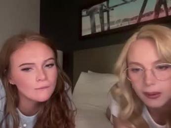 vixenvictoriaa chaturbate stream image