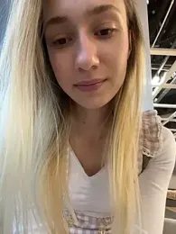 Lia__Love stripchat stream image