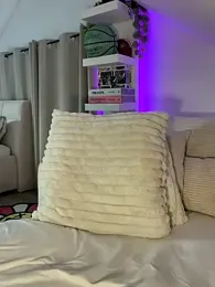 JezzyHill stripchat stream image