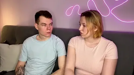 julielourens stripchat stream image