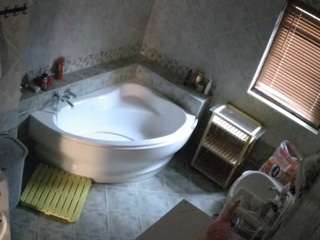 voyeurcam-julmodels-bath-1st-2 camsoda stream image