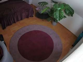 voyeurcam-julmodels-whitebed-5 camsoda stream image