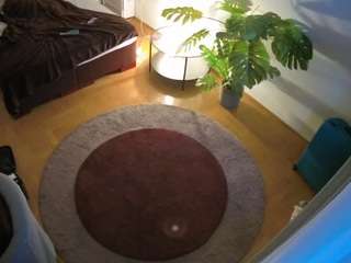 voyeurcam-julmodels-whitebed-5 camsoda stream image