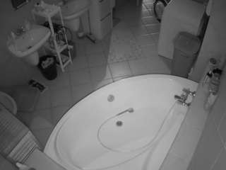 voyeurcam-julmodels-bath-1st-1 camsoda stream image