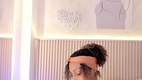 daiana_curly stripchat stream image