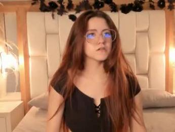 daphne_and_roger chaturbate stream image