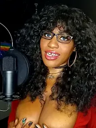 AmazonianMistress stripchat stream image