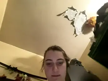 Snowbunnycake_131 stripchat stream image