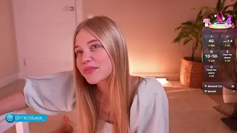 Miablueye stripchat stream image