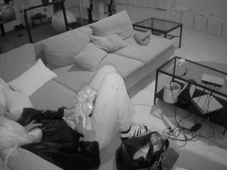 voyeurcam-julmodels-living-3 camsoda stream image