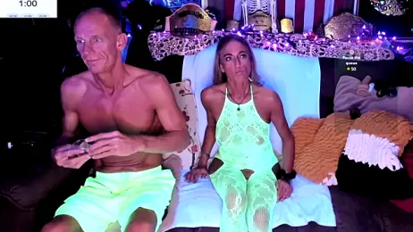 ShannNikkii420 stripchat stream image