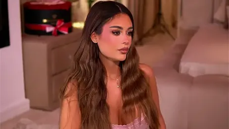 YasmineShaw stripchat stream image