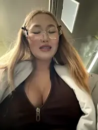 Aiko_Yumi stripchat stream image