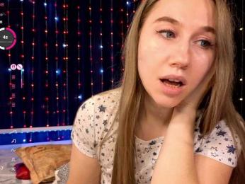 kiskaWEDNESDAY bongacams stream image