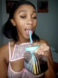 Hannah_107 stripchat stream image