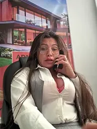 LIZ-06_ stripchat stream image