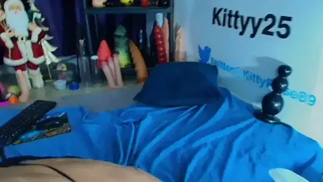 kittyy25 stripchat stream image