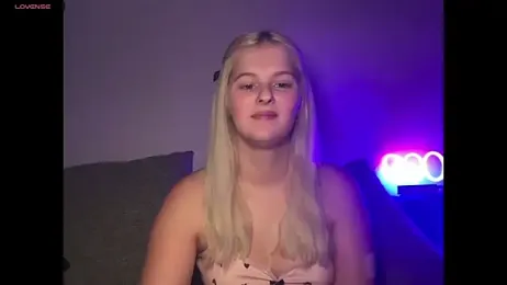 Allylove03 stripchat stream image