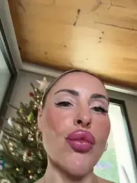 EmaSalis stripchat stream image