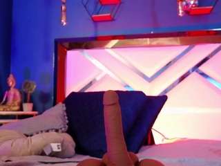 lady-brownn camsoda stream image